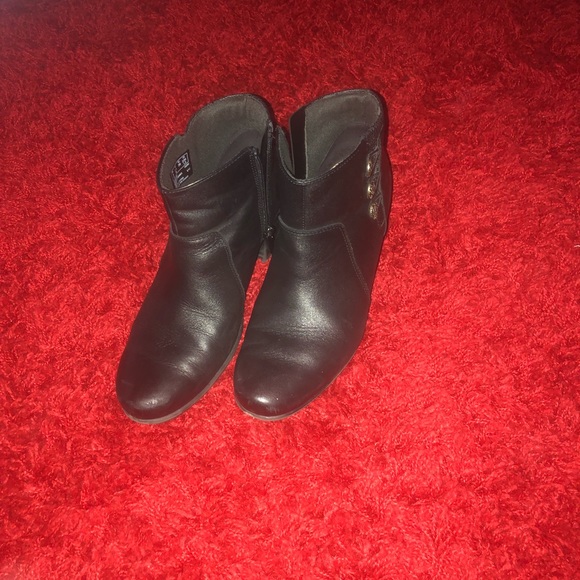 Clark’s booties - Picture 6 of 8